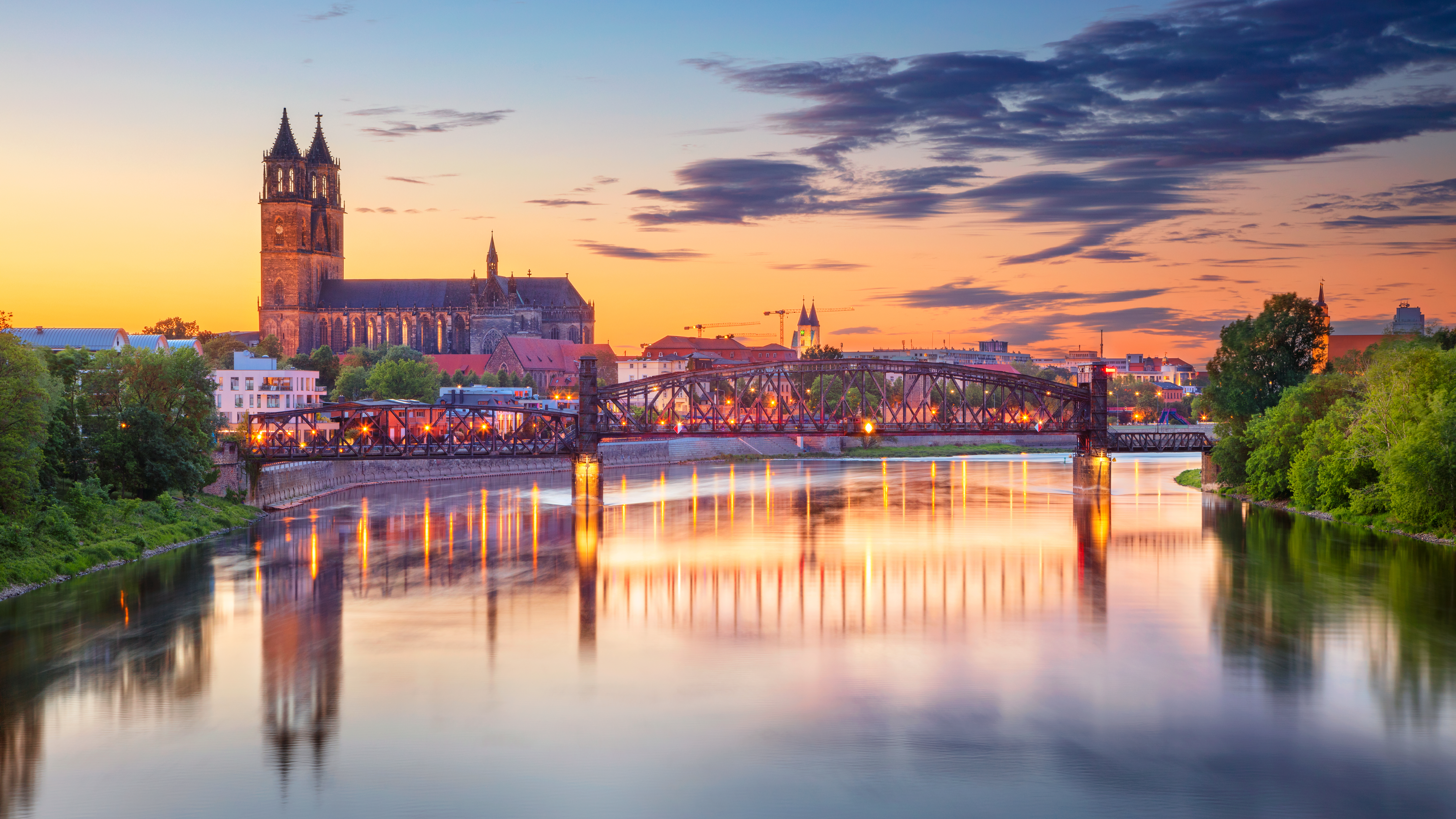 Webdesign-Farbpalette inspiriert von Magdeburgs Stadtbild